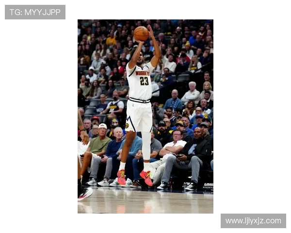 卡梅隆约翰逊状态回暖三分球火力全开助球队赢得关键胜利